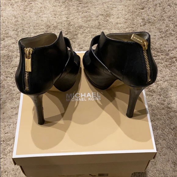 Michael Kors size 8 - Picture 5 of 8